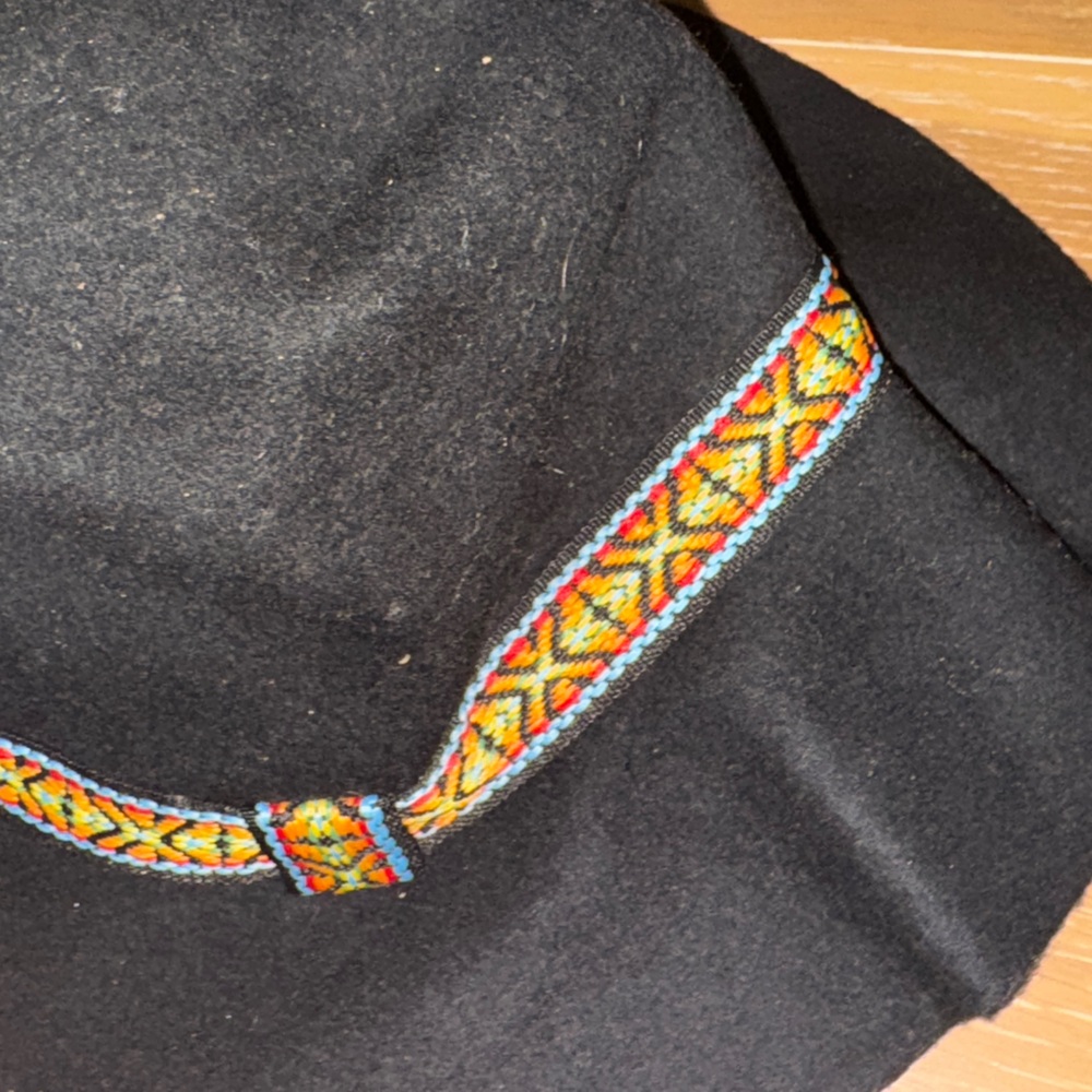 100% wool hat - forever21 - Picture 3 of 4